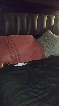 Linamadura Adlı Modelin Canlı Sohbet Odası
