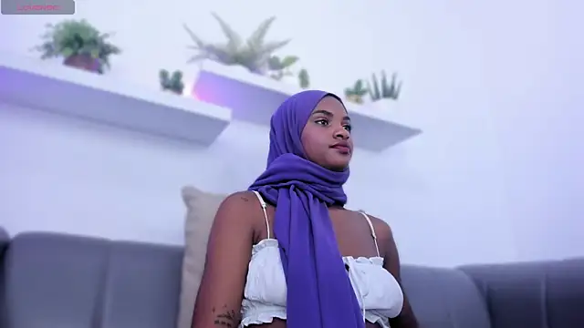Онлайн чат Amira_Alzahra