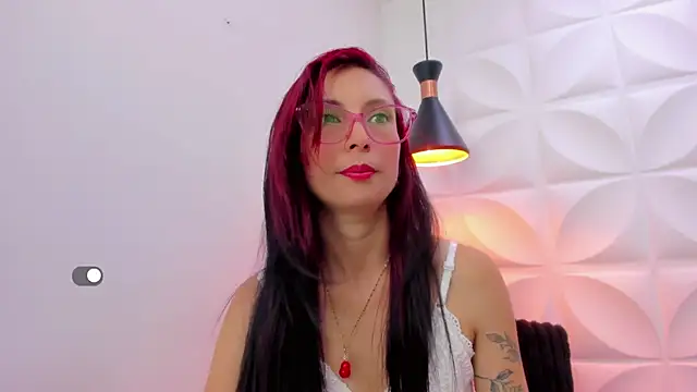zaira_skinny Adlı Modelin Canlı Sohbet Odası