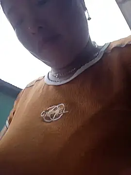 Pokój czatu na żywo – nana_nana99