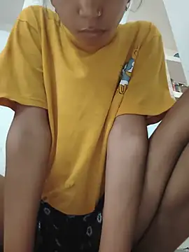 Cute-Natashaa Adlı Modelin Canlı Sohbet Odası