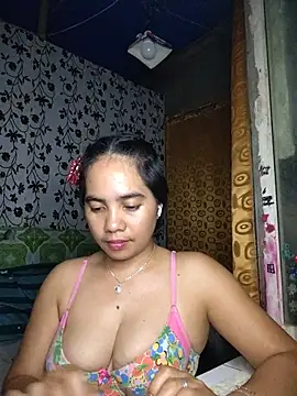 LoveSammantha24xxx Adlı Modelin Canlı Sohbet Odası