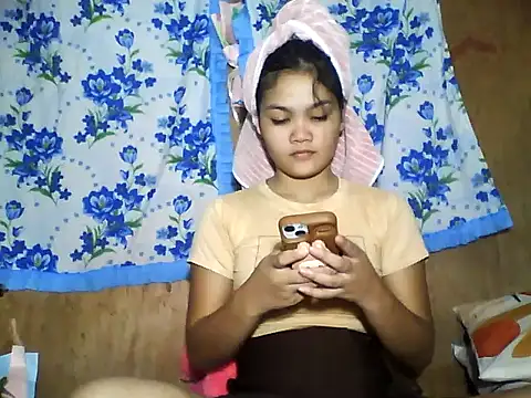 PinaySkinnyJust18 – live chatrum