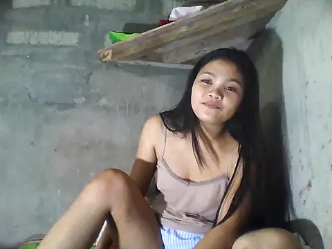 PinaySkinnyJust18 Live Chatraum