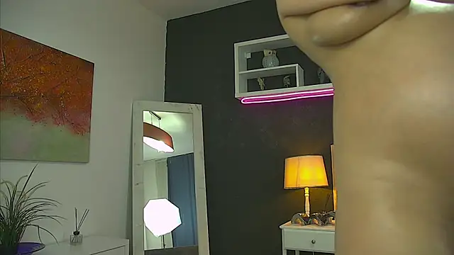 TaniaKaverina 실시간 채팅방