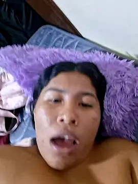 Sweet-Dirty-Storm's Live Chat Room