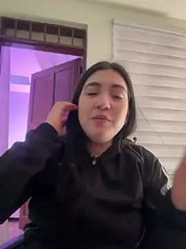 Živá chatovací místnost KathiaJenner