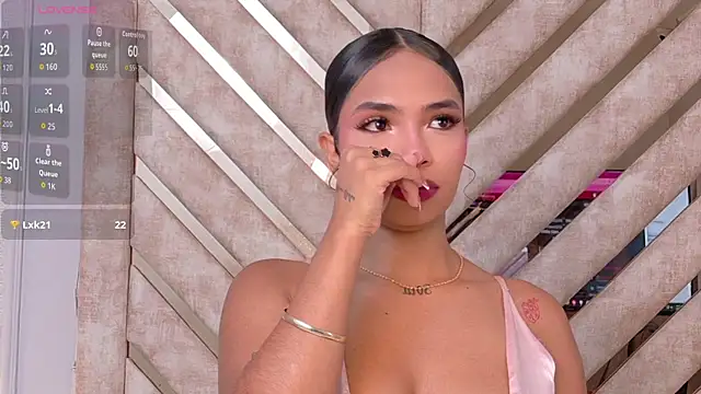 غرفة دردشة Scarlett-Banner المباشرة