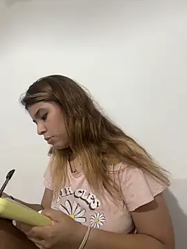 baddieasiantv Adlı Modelin Canlı Sohbet Odası