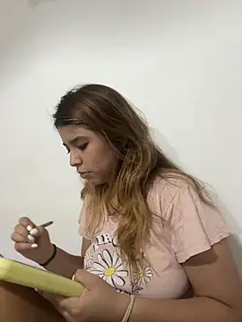 baddieasiantv Adlı Modelin Canlı Sohbet Odası