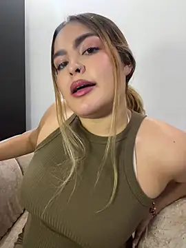 Nathali_Adans élő chatszobája