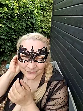 MaskedQueen77のライブチャットルーム
