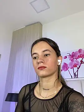 JuliaColemann Adlı Modelin Canlı Sohbet Odası