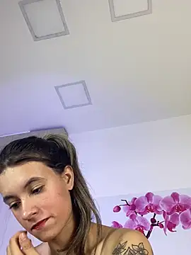 JuliaColemann's Live Chat Room