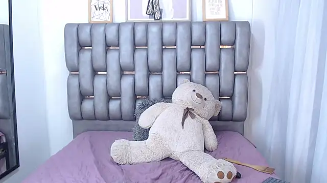 Miia_Rosee_ Adlı Modelin Canlı Sohbet Odası