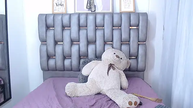 Miia_Rosee_ Adlı Modelin Canlı Sohbet Odası
