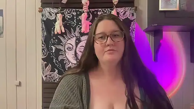 xopeachybaby Adlı Modelin Canlı Sohbet Odası