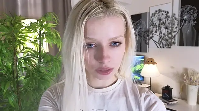 غرفة دردشة Naomi_Demio المباشرة