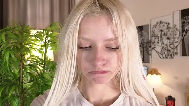 Živá chatovací místnost Naomi_Demio