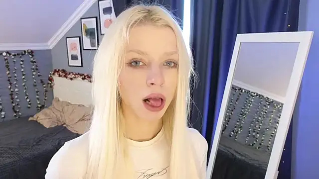 Živá chatovací místnost Naomi_Demio