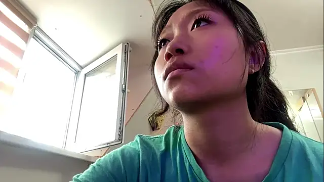 SweetMiaXO live-chat rom