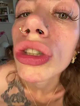 ValenciaTheVixenXX Cameră chat live