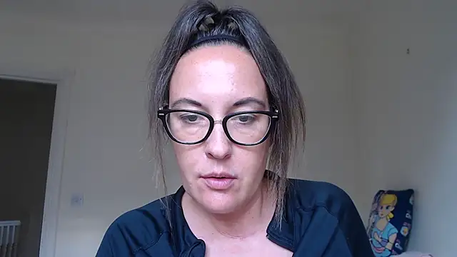 Humiliatrixxxx's Live Chat Room
