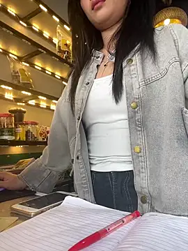 Chat soba uživo modela Ba0nhi20