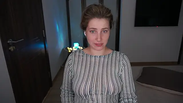 ItsEzheVika's Live Chat Room