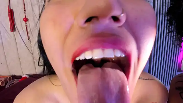 Chat ao vivo de esmeralda_and_zafiro