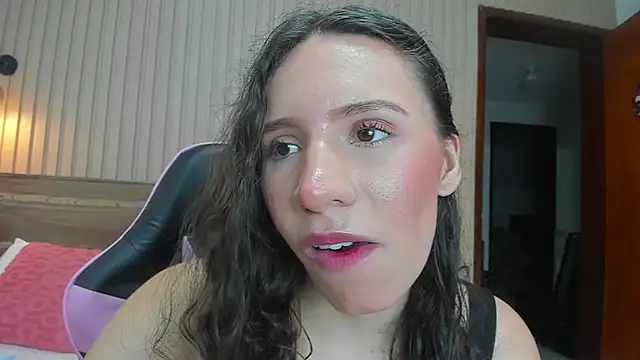 valeryn__rosse Adlı Modelin Canlı Sohbet Odası