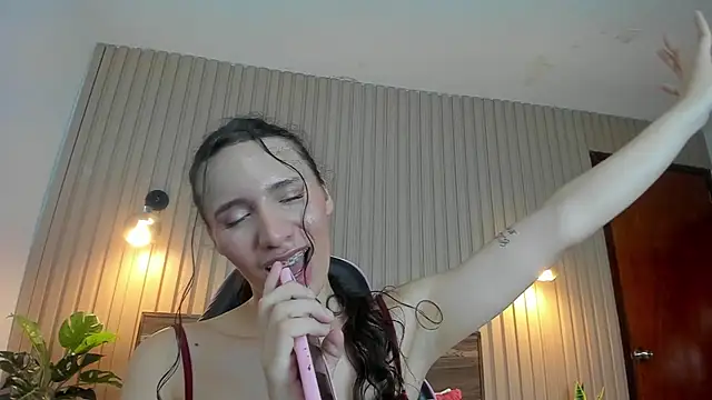 Chat soba uživo modela valeryn__rosse