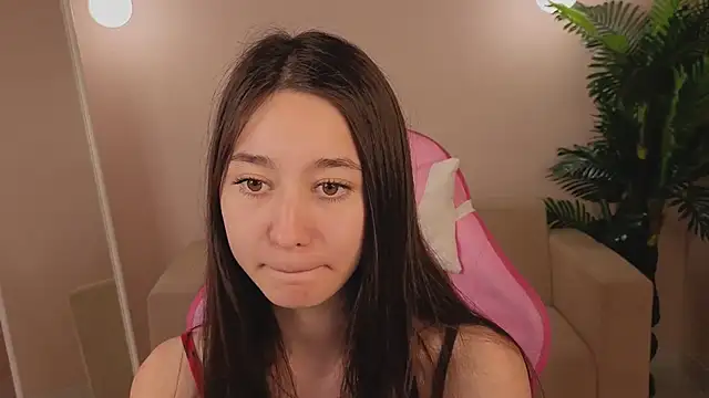 חדר צ'אט בשידור חי של Nicole_Brownie