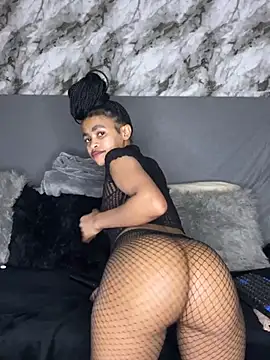 Hot_Mess18 Adlı Modelin Canlı Sohbet Odası