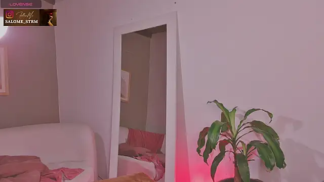 SalomeStorm_ Adlı Modelin Canlı Sohbet Odası