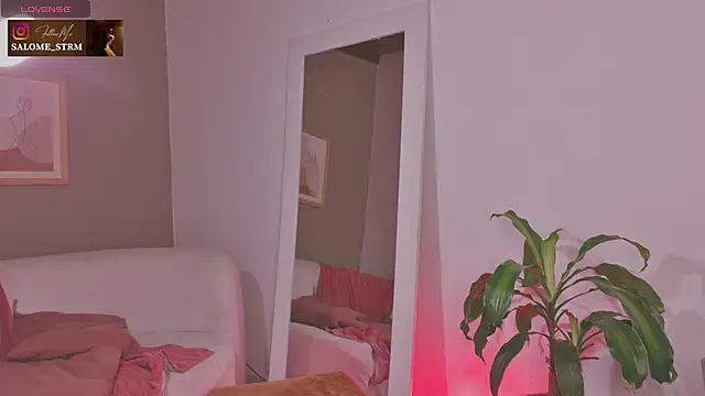 SalomeStorm_ Adlı Modelin Canlı Sohbet Odası