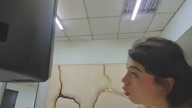 ZayraStorm live-chat rom