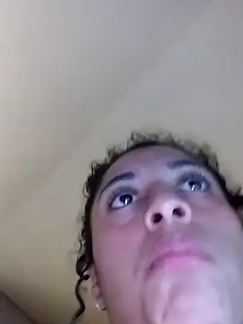 Churitos69's Live Chat Room