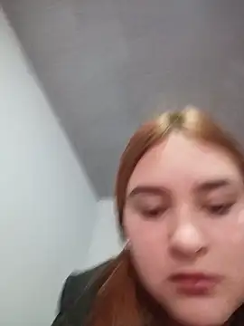 חדר צ'אט בשידור חי של katty_42