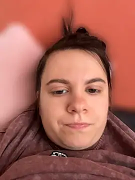 HellaReousx чат на живо