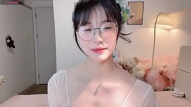 Luminous4173's Live Chat Room
