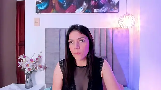 AnnaBroooks Adlı Modelin Canlı Sohbet Odası