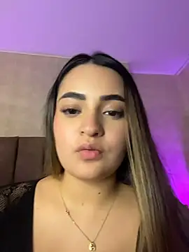 Antonella_Julieta's Live Chat Room