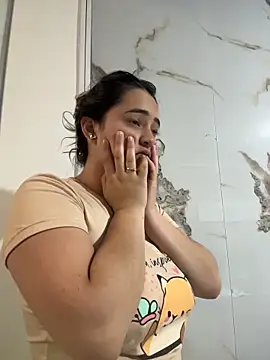 Antonella_Julieta Adlı Modelin Canlı Sohbet Odası