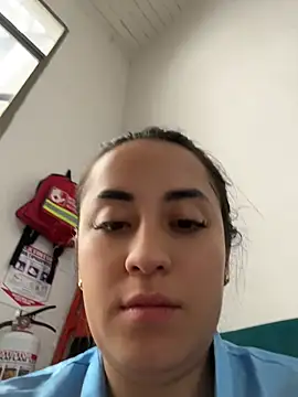 Antonella_Julieta Adlı Modelin Canlı Sohbet Odası