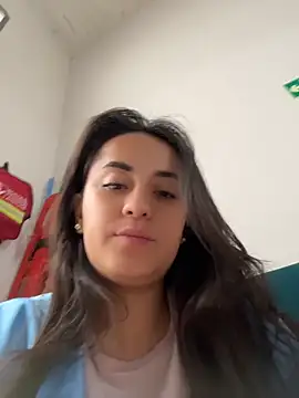 Онлайн чат Antonella_Julieta