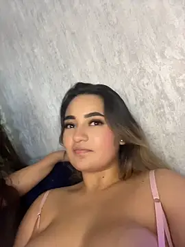 Antonella_Julieta's Live Chat Room