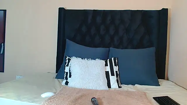SweetieTinnyXx Cameră chat live