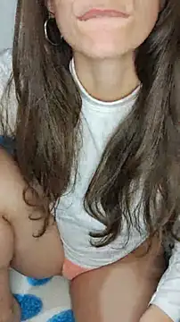 חדר צ'אט בשידור חי של sukinira