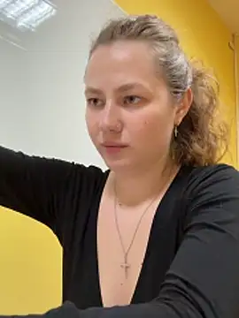 חדר צ'אט בשידור חי של AsynaYuuki